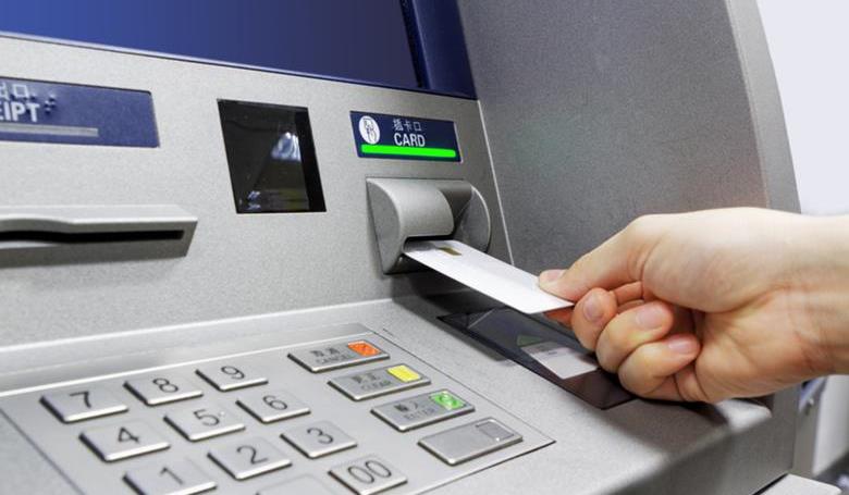 Rritet numri i kartave bankare me 5.3 per qind ne 2021